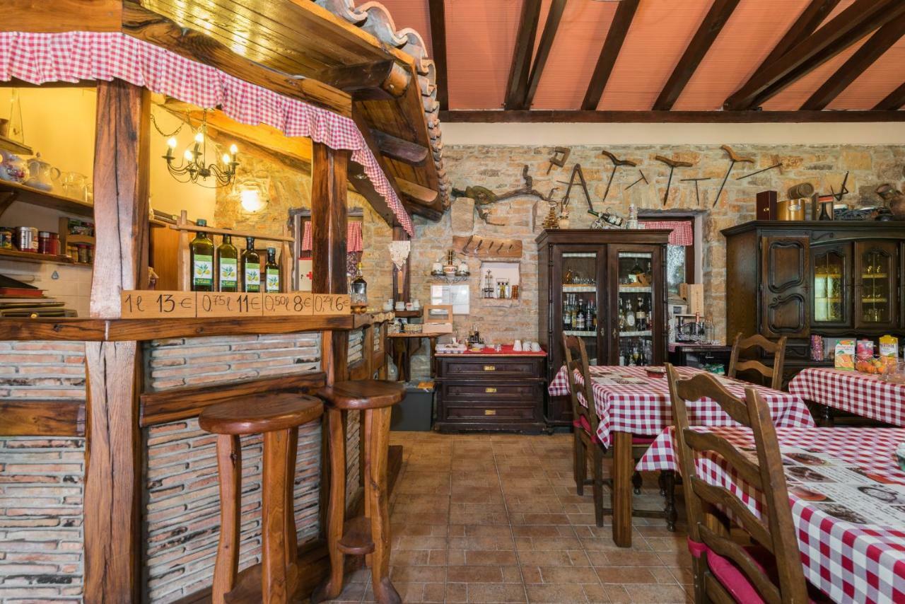 Couette-café Carmela 2*
